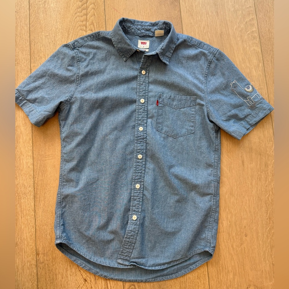 Levi's Casual Short-Sleeve Denim Button-Up Shirt in Blue